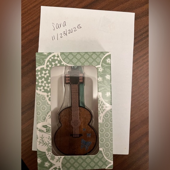 Taylor swift ornament! Brand NEW - Picture 2 of 4